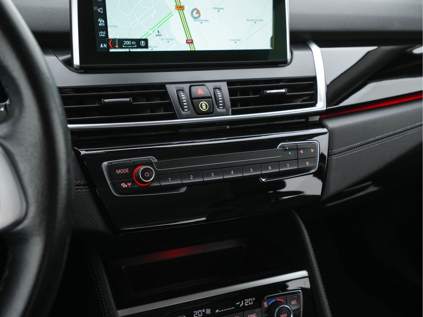 BMW 2 Serie Active Tourer 225xe iPerformance Saphir Edition {SOH-84%} Aut. *LEATHER | HEAD-UP | FULL-LED | HEATED-SPORTSEATS | CAMERA | NAVI-FULLMAP | PRIVACY-GLASS | ECC | PDC | 17''ALU*