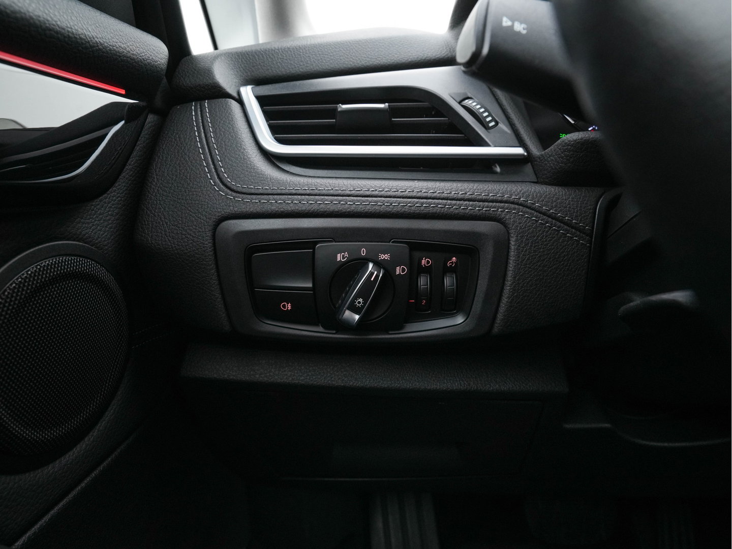 BMW 2 Serie Active Tourer 225xe iPerformance Saphir Edition {SOH-84%} Aut. *LEATHER | HEAD-UP | FULL-LED | HEATED-SPORTSEATS | CAMERA | NAVI-FULLMAP | PRIVACY-GLASS | ECC | PDC | 17''ALU*