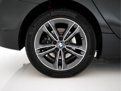 BMW 2 Serie Active Tourer 225xe iPerformance Saphir Edition {SOH-84%} Aut. *LEATHER | HEAD-UP | FULL-LED | HEATED-SPORTSEATS | CAMERA | NAVI-FULLMAP | PRIVACY-GLASS | ECC | PDC | 17''ALU*
