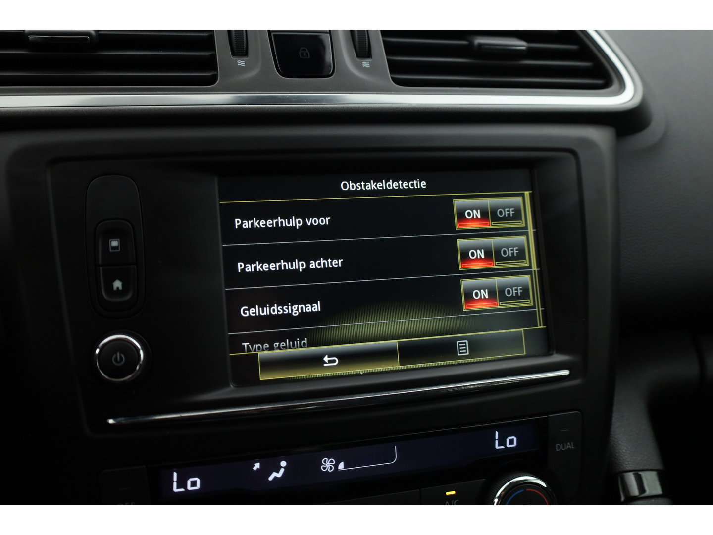 Renault Kadjar 1.2 TCe Zen | Navi | Trekhaak | Keyless | Cruise | PDC V+A | 17'' | Bluetooth |