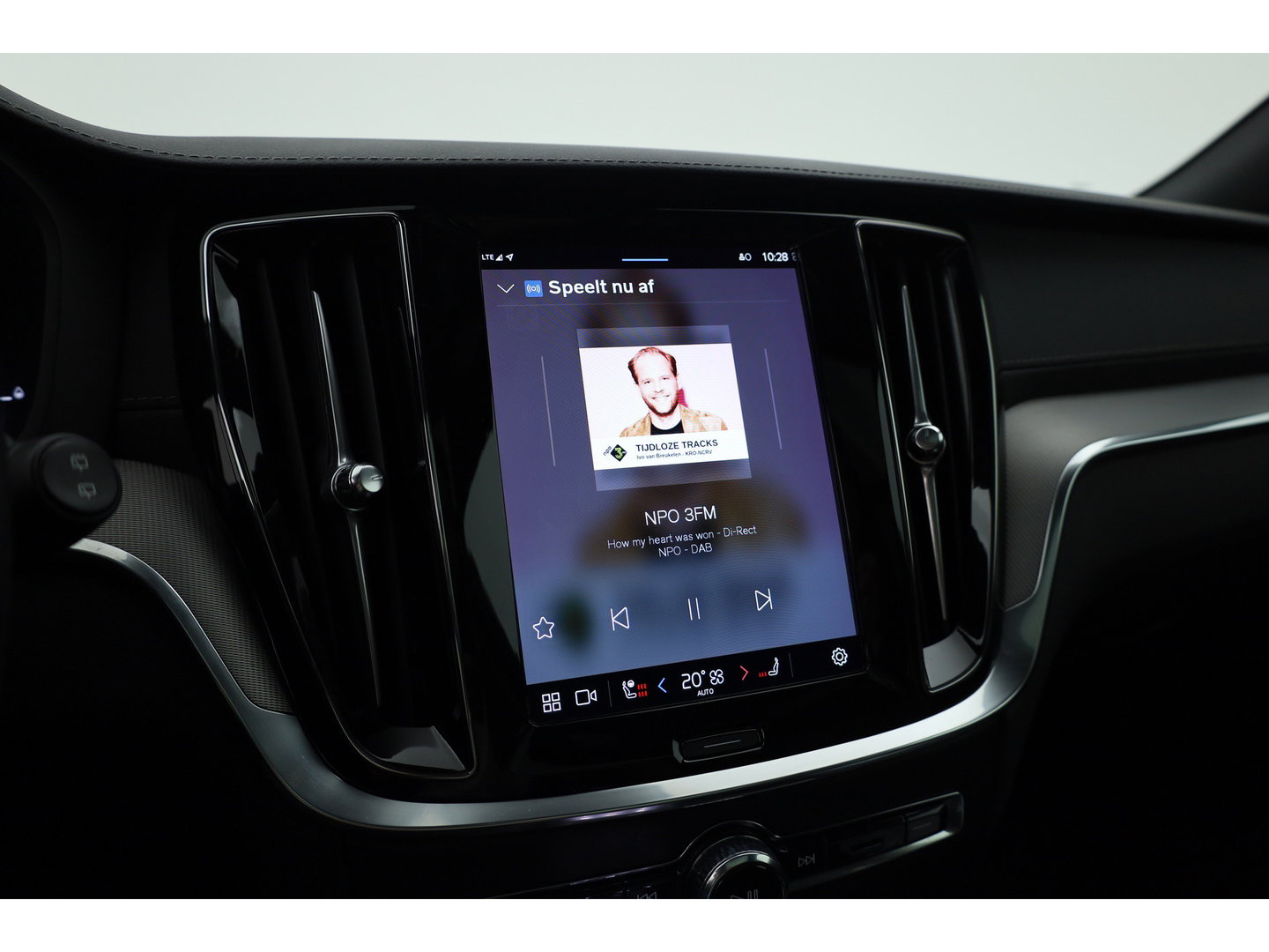 Volvo V60 2.0 T8 Plug-in hybrid AWD Polestar Engineered | SOH 99% | Öhlins | Elek. Trekhaak | Pano | Harman Kardon | HUD | Stoel-Stuurverw. |