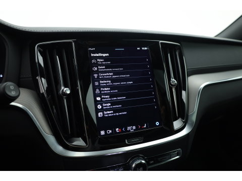 Volvo V60 2.0 T8 Plug-in hybrid AWD Polestar Engineered | SOH 99% | Öhlins | Elek. Trekhaak | Pano | Harman Kardon | HUD | Stoel-Stuurverw. |