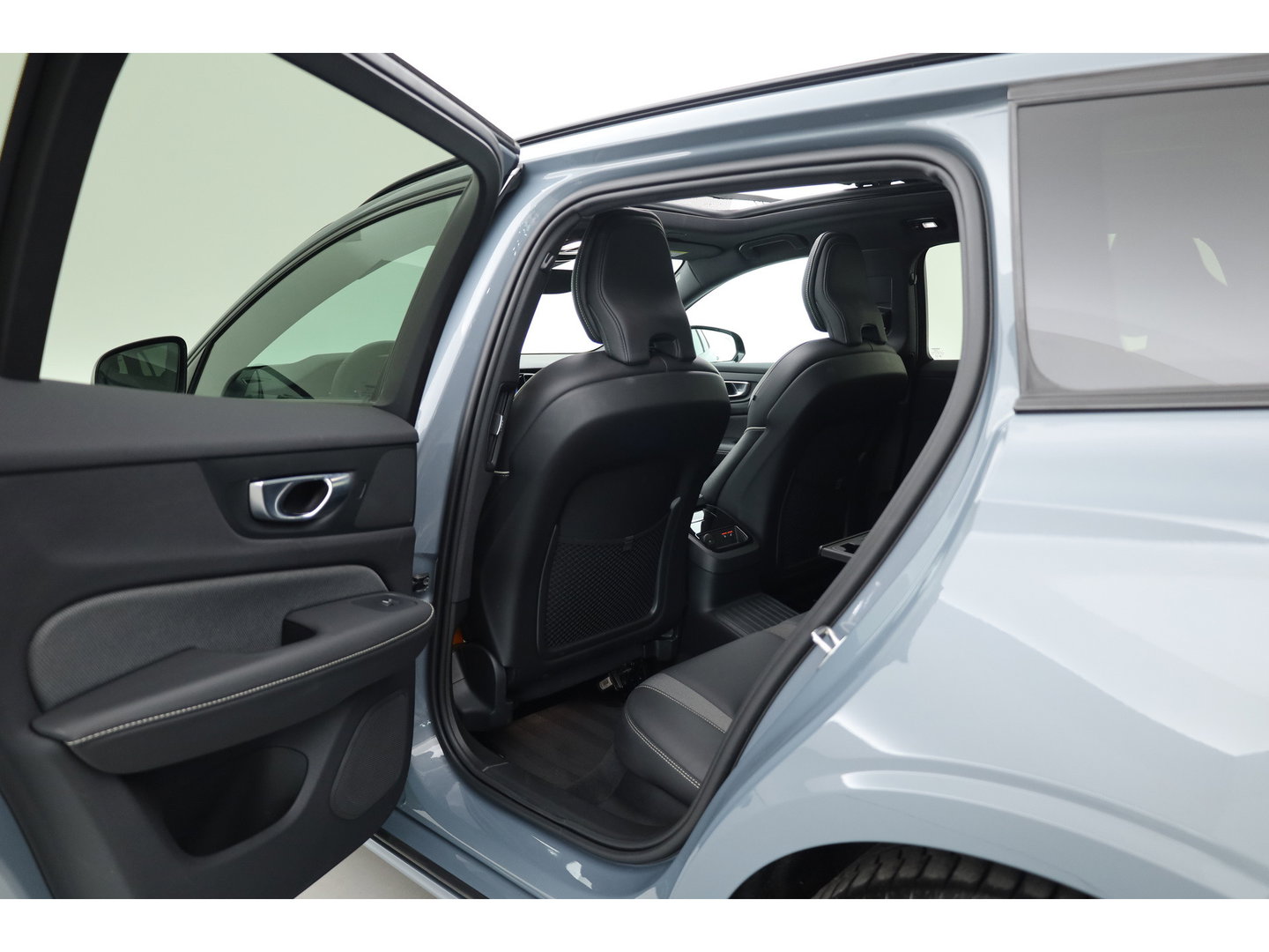 Volvo V60 2.0 T8 Plug-in hybrid AWD Polestar Engineered | SOH 99% | Öhlins | Elek. Trekhaak | Pano | Harman Kardon | HUD | Stoel-Stuurverw. |