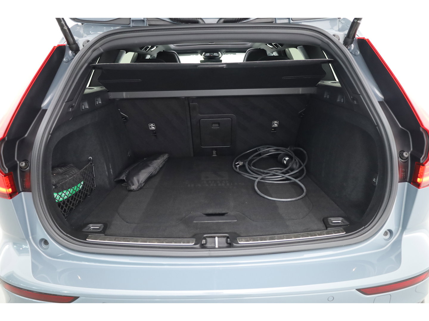 Volvo V60 2.0 T8 Plug-in hybrid AWD Polestar Engineered | SOH 99% | Öhlins | Elek. Trekhaak | Pano | Harman Kardon | HUD | Stoel-Stuurverw. |