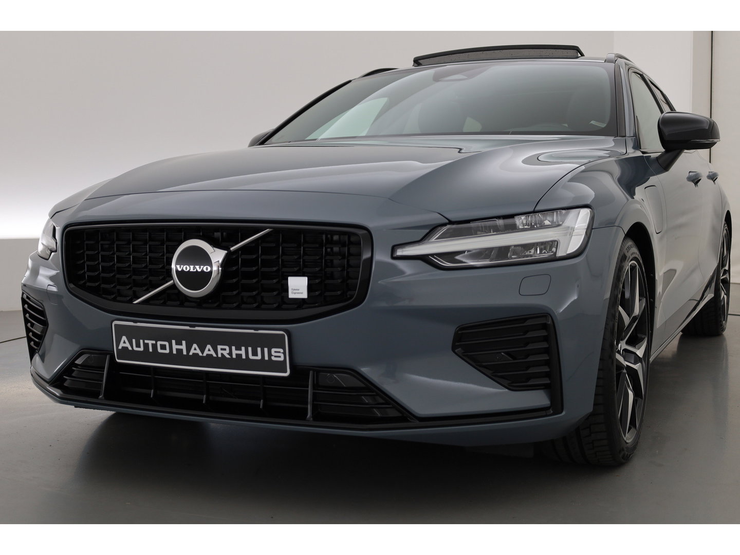 Volvo V60 2.0 T8 Plug-in hybrid AWD Polestar Engineered | SOH 99% | Öhlins | Elek. Trekhaak | Pano | Harman Kardon | HUD | Stoel-Stuurverw. |