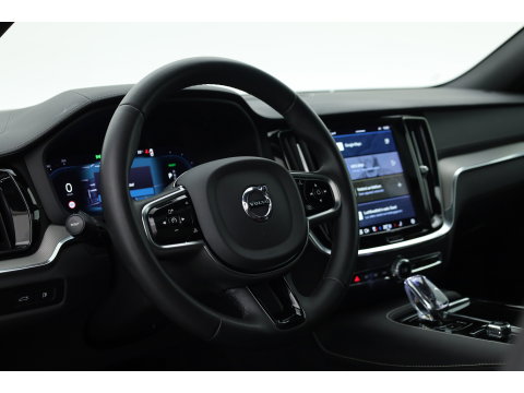 Volvo V60 2.0 T8 Plug-in hybrid AWD Polestar Engineered | SOH 99% | Öhlins | Elek. Trekhaak | Pano | Harman Kardon | HUD | Stoel-Stuurverw. |