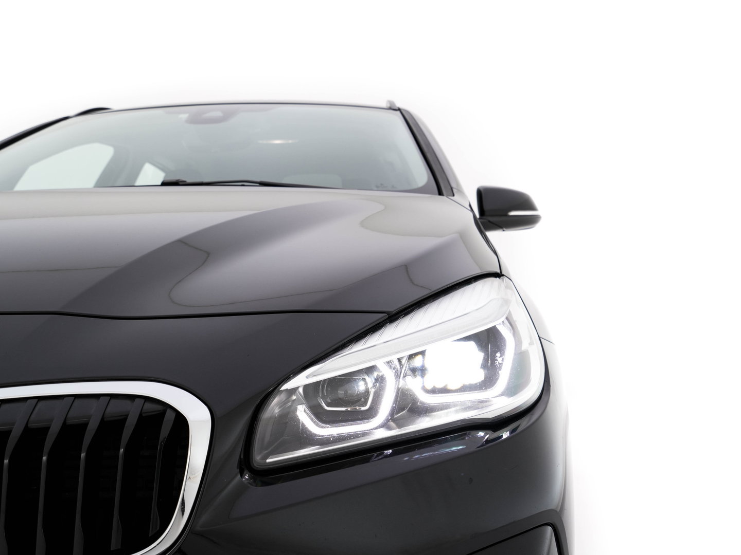 BMW 2 Serie Active Tourer 225xe iPerformance Saphir Edition {SOH-84%} Aut. *LEATHER | HEAD-UP | FULL-LED | HEATED-SPORTSEATS | CAMERA | NAVI-FULLMAP | PRIVACY-GLASS | ECC | PDC | 17''ALU*