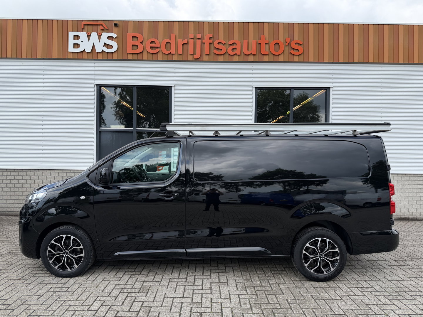 Opel Vivaro 2.0 CDTI 145pk L3H1 Edition / vaste prijs rijklaar € 15.950 ex / lease vanaf € / euro 6 / bpm vrij / imperial / trekhaak / airco / cruise / navi / camera