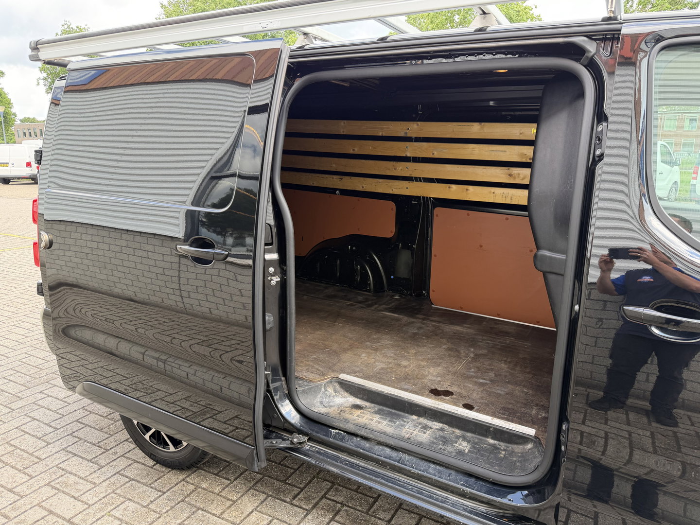 Opel Vivaro 2.0 CDTI 145pk L3H1 Edition / vaste prijs rijklaar € 15.950 ex / lease vanaf € / euro 6 / bpm vrij / imperial / trekhaak / airco / cruise / navi / camera