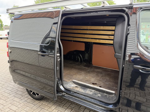 Opel Vivaro 2.0 CDTI 145pk L3H1 Edition / vaste prijs rijklaar € 15.950 ex / lease vanaf € / euro 6 / bpm vrij / imperial / trekhaak / airco / cruise / navi / camera