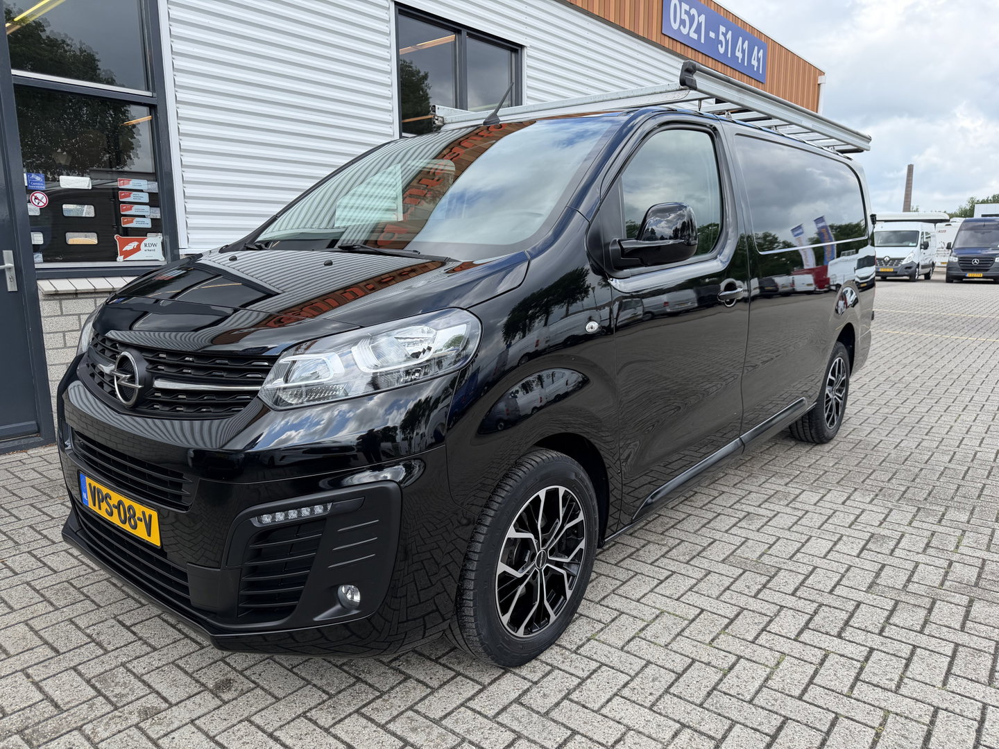 Opel Vivaro 2.0 CDTI 145pk L3H1 Edition / vaste prijs rijklaar € 15.950 ex / lease vanaf € / euro 6 / bpm vrij / imperial / trekhaak / airco / cruise / navi / camera