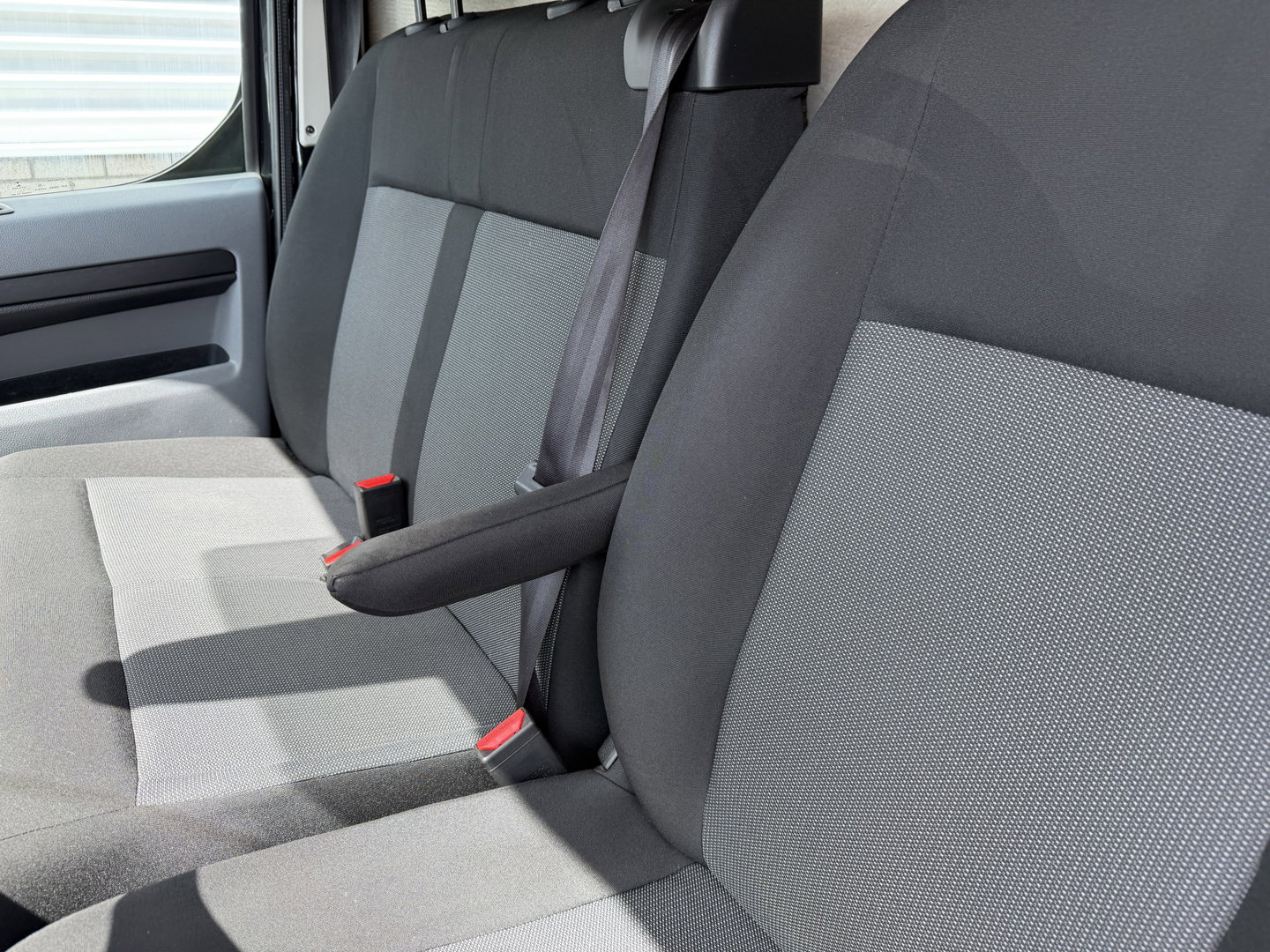 Opel Vivaro 2.0 CDTI 145pk L3H1 Edition / vaste prijs rijklaar € 15.950 ex / lease vanaf € / euro 6 / bpm vrij / imperial / trekhaak / airco / cruise / navi / camera