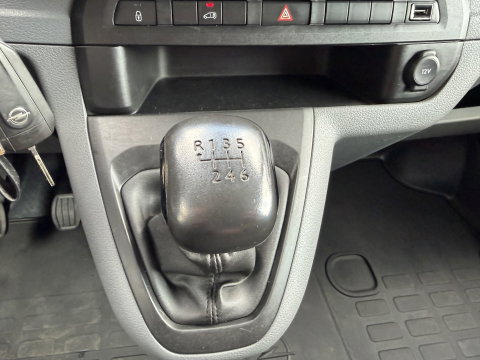 Opel Vivaro 2.0 CDTI 145pk L3H1 Edition / vaste prijs rijklaar € 15.950 ex / lease vanaf € / euro 6 / bpm vrij / imperial / trekhaak / airco / cruise / navi / camera