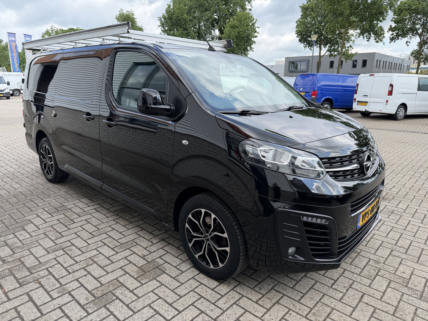 Opel Vivaro 2.0 CDTI 145pk L3H1 Edition / vaste prijs rijklaar € 15.950 ex / lease vanaf € / euro 6 / bpm vrij / imperial / trekhaak / airco / cruise / navi / camera