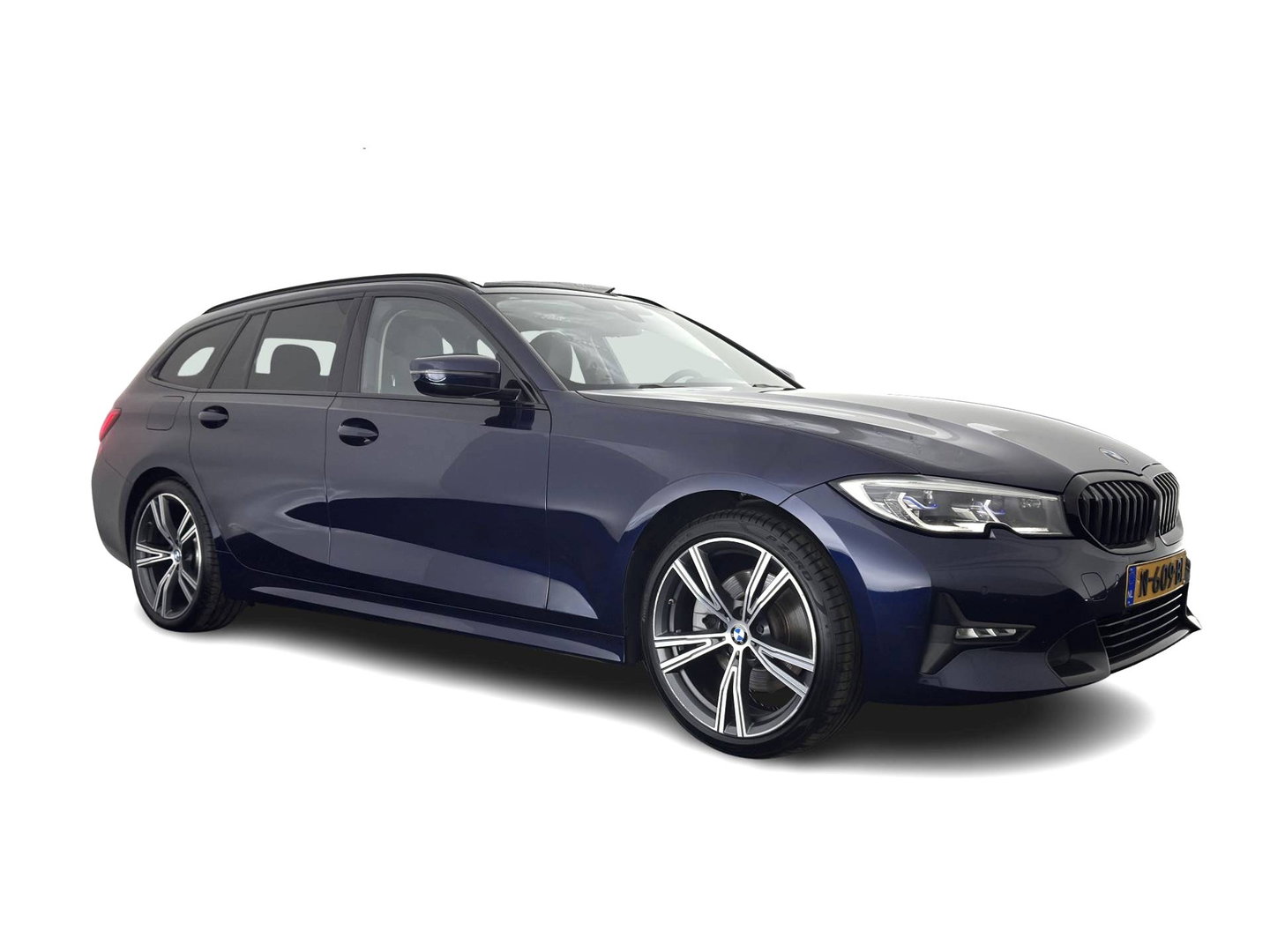BMW 3 Serie Touring 320e Business Edition Plus (Plug-in) (INCL.BTW) *PANO | LASER-LIGHT | LEATHER | HEATED-SPORTSEATS | HIFI-SOUND | KEYLESS | DIGI-COCKPIT | NAVI-FULLMAP | DAB | AMBIENT-LIGHT | PRIVACY-GLASS | ECC | PDC | CRUISE | 19''ALU | TOWBAR