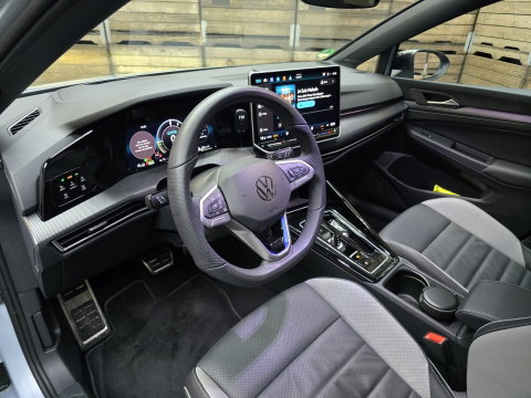 Volkswagen Golf 1.5 eHybrid GTE Leder "vienna"Led IQ Lights Pano HUD 18"LM