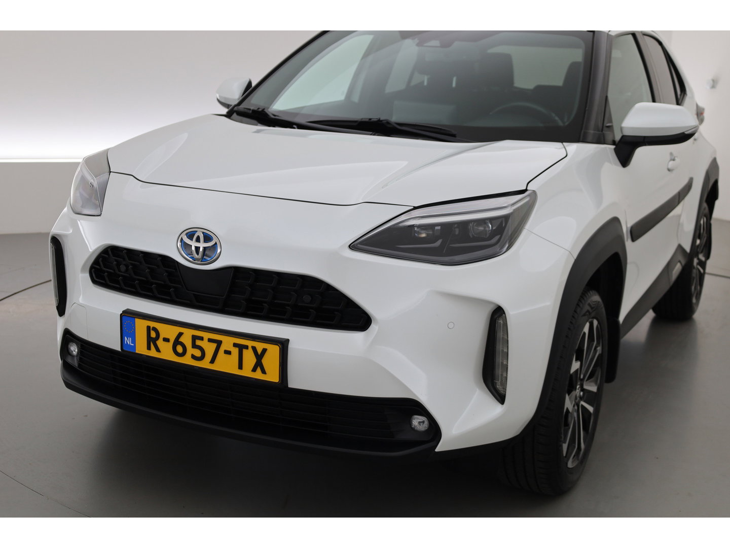 Toyota Yaris Cross 1.5 Hybrid Dynamic | Stoel- Stuurverw. | Dodehoekdet. | Camera | Adapt. Cruise | Keyless | 17'' | All Seasons