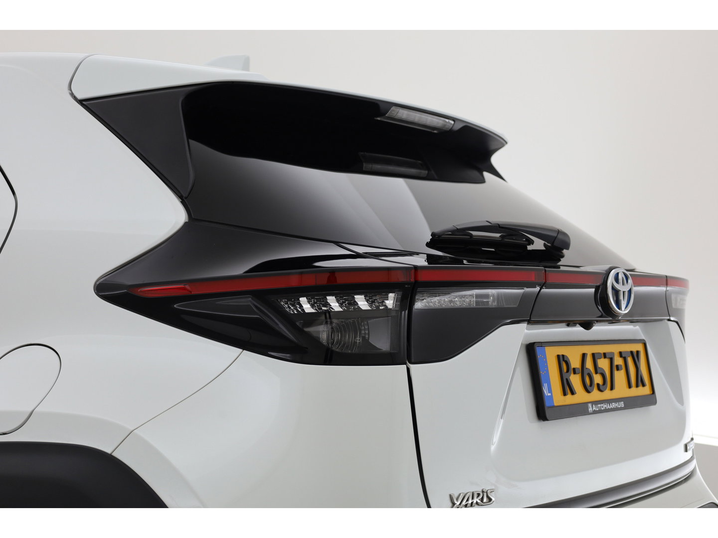 Toyota Yaris Cross 1.5 Hybrid Dynamic | Stoel- Stuurverw. | Dodehoekdet. | Camera | Adapt. Cruise | Keyless | 17'' | All Seasons
