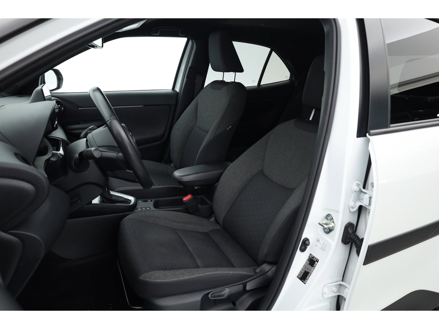 Toyota Yaris Cross 1.5 Hybrid Dynamic | Stoel- Stuurverw. | Dodehoekdet. | Camera | Adapt. Cruise | Keyless | 17'' | All Seasons
