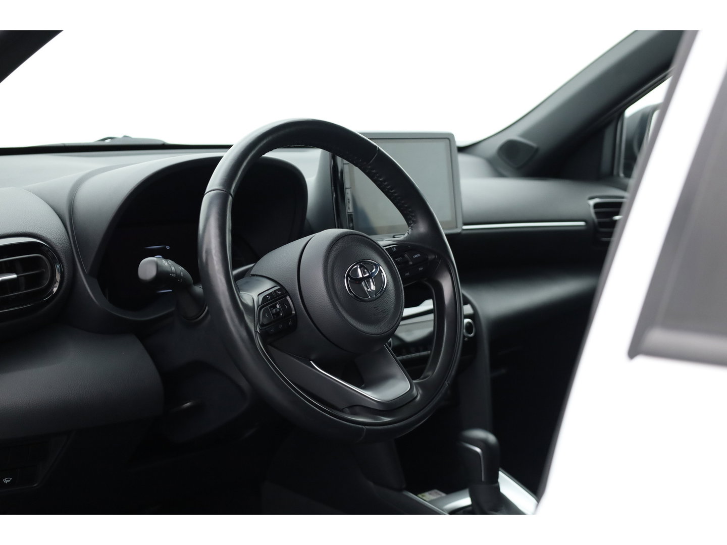 Toyota Yaris Cross 1.5 Hybrid Dynamic | Stoel- Stuurverw. | Dodehoekdet. | Camera | Adapt. Cruise | Keyless | 17'' | All Seasons