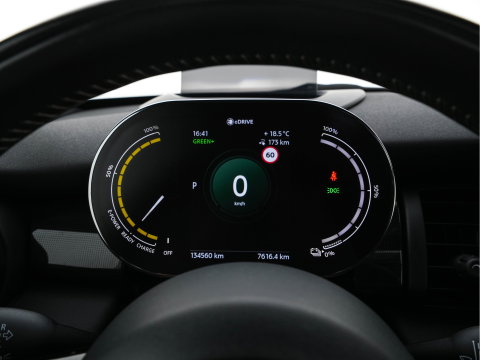MINI Electric Yours 33 kWh [ 3-Fase-11kW ] {SoH-97%} (INCL-BTW) Aut. *HEATPUMP | PANO | LEATHER | DIGI-COCKPIT | HEAD-UP | FULL-LED | NAVI-FULLMAP | HEATED-SPORTSEATS | DAB | CRUISE | HARMAN/KARDON | CAMERA | KEYLESS | AMBIENTLIGHT | 17"ALU*