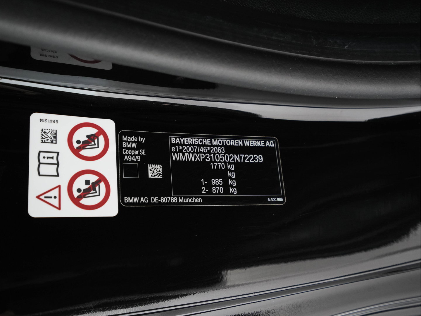 MINI Electric Yours 33 kWh [ 3-Fase-11kW ] {SoH-97%} (INCL-BTW) Aut. *HEATPUMP | PANO | LEATHER | DIGI-COCKPIT | HEAD-UP | FULL-LED | NAVI-FULLMAP | HEATED-SPORTSEATS | DAB | CRUISE | HARMAN/KARDON | CAMERA | KEYLESS | AMBIENTLIGHT | 17"ALU*
