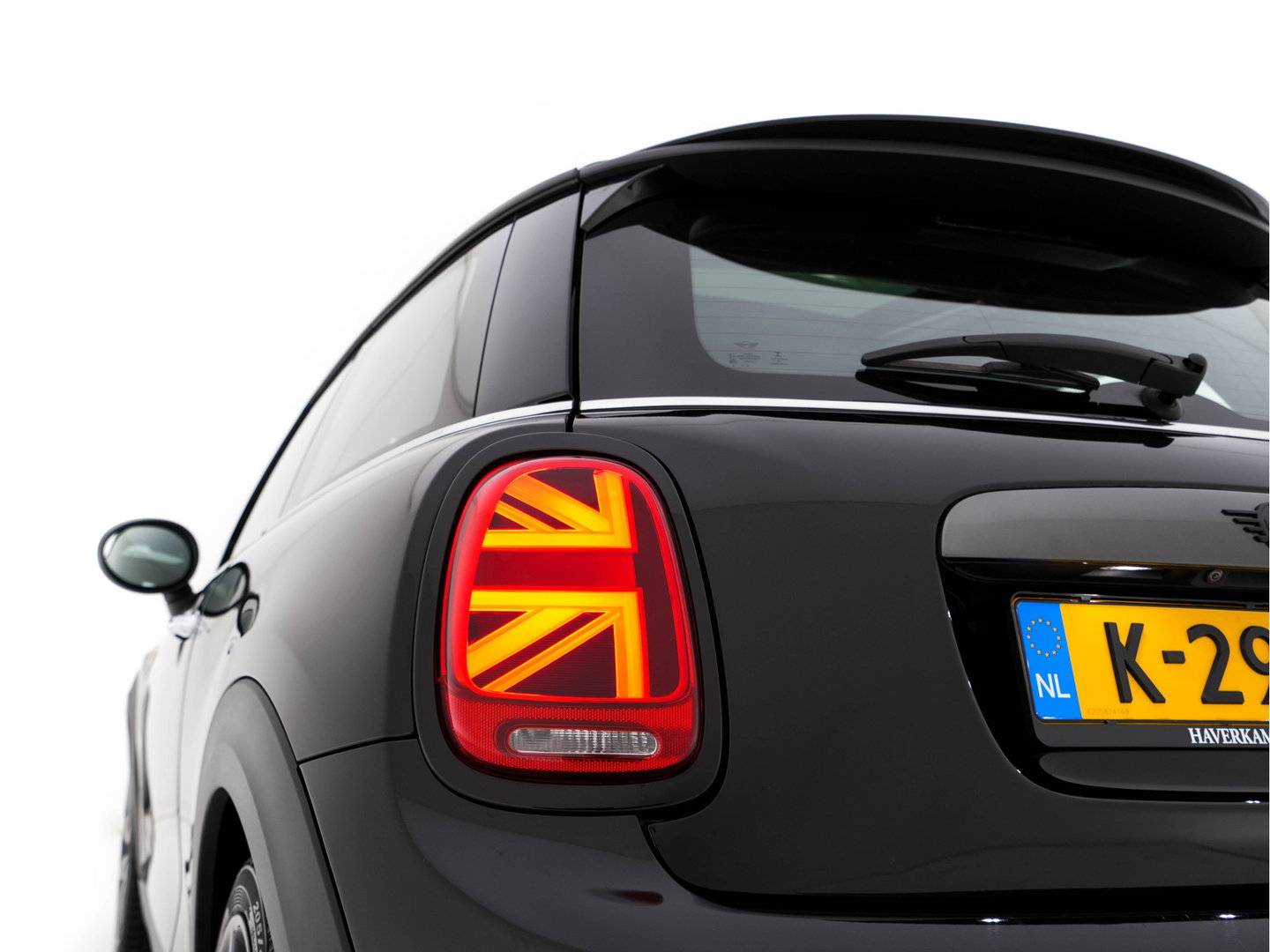 MINI Electric Yours 33 kWh [ 3-Fase-11kW ] {SoH-97%} (INCL-BTW) Aut. *HEATPUMP | PANO | LEATHER | DIGI-COCKPIT | HEAD-UP | FULL-LED | NAVI-FULLMAP | HEATED-SPORTSEATS | DAB | CRUISE | HARMAN/KARDON | CAMERA | KEYLESS | AMBIENTLIGHT | 17"ALU*