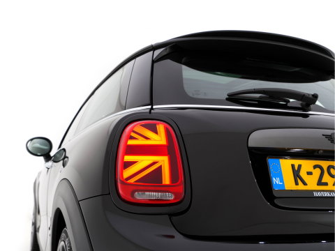 MINI Electric Yours 33 kWh [ 3-Fase-11kW ] {SoH-97%} (INCL-BTW) Aut. *HEATPUMP | PANO | LEATHER | DIGI-COCKPIT | HEAD-UP | FULL-LED | NAVI-FULLMAP | HEATED-SPORTSEATS | DAB | CRUISE | HARMAN/KARDON | CAMERA | KEYLESS | AMBIENTLIGHT | 17"ALU*