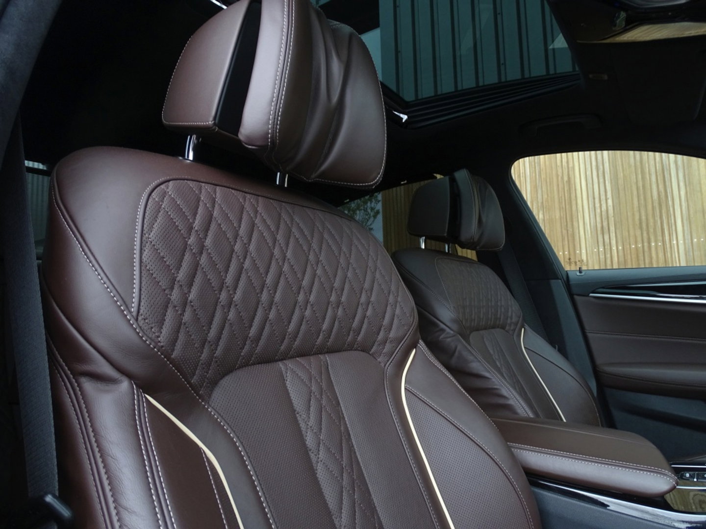 BMW 5 Serie 530e 292PK M-Sport / M- Individual / alcantara / 360° / Laser