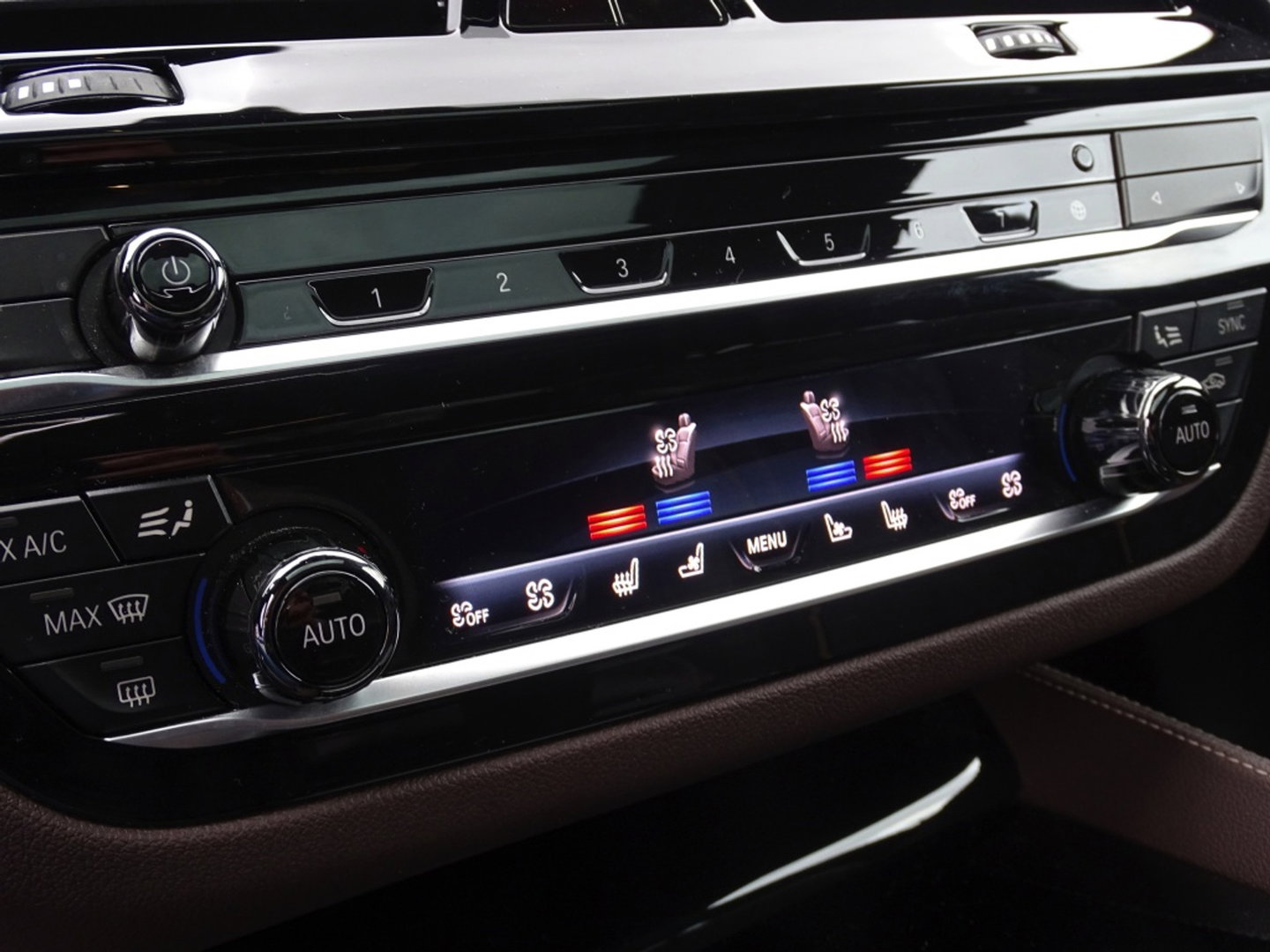 BMW 5 Serie 530e 292PK M-Sport / M- Individual / alcantara / 360° / Laser