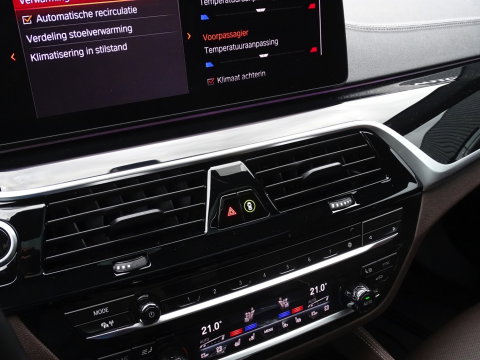 BMW 5 Serie 530e 292PK M-Sport / M- Individual / alcantara / 360° / Laser