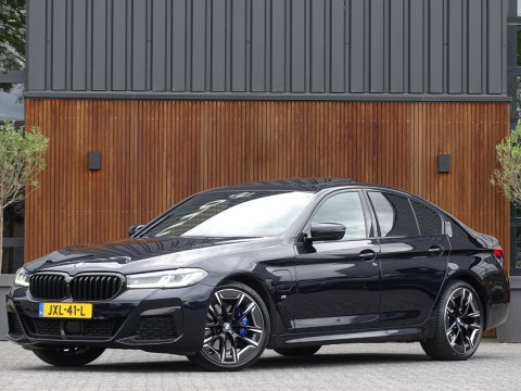 BMW 5 Serie 530e 292PK M-Sport / M- Individual / alcantara / 360° / Laser