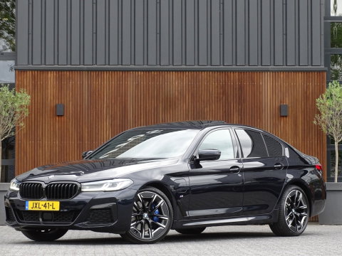 BMW 5 Serie 530e 292PK M-Sport / M- Individual / alcantara / 360° / Laser