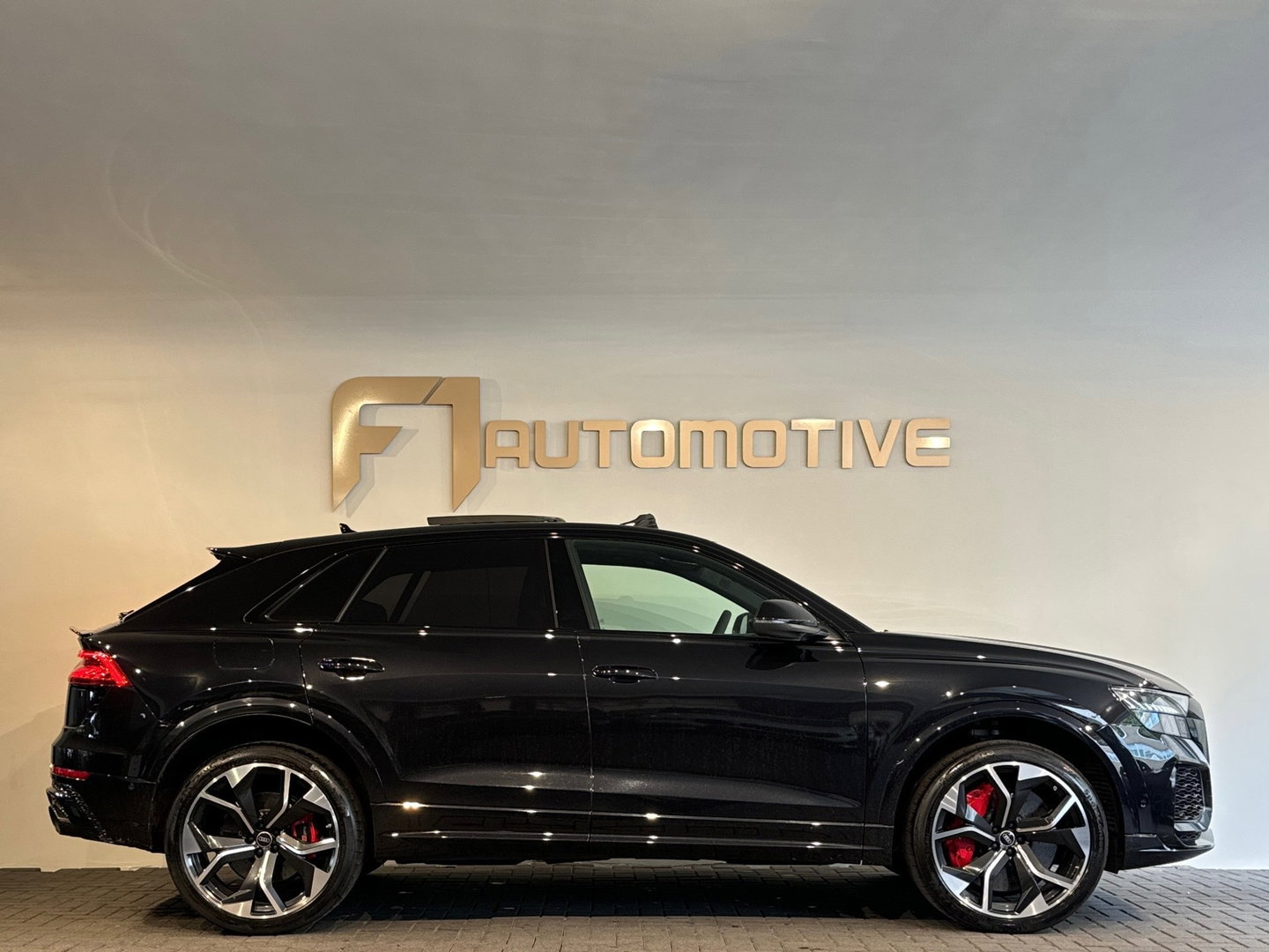 Audi RSQ8 4.0 TFSI quattro Pano|Ceramic|HuD|B&O|Trekh|Massage