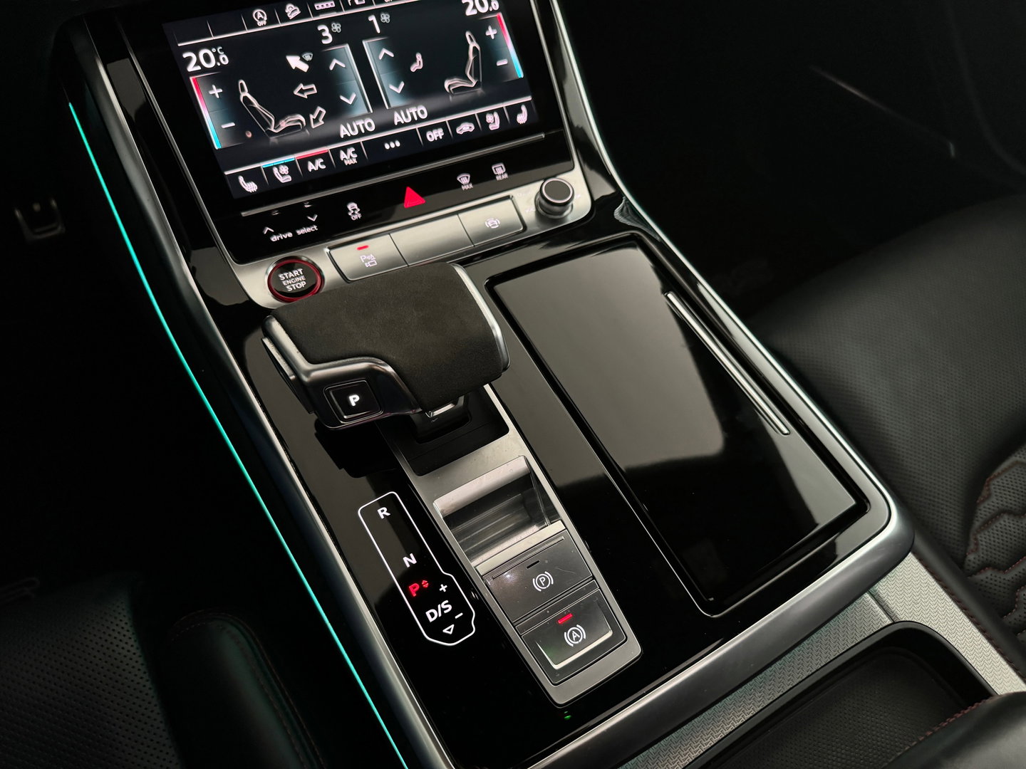Audi RSQ8 4.0 TFSI quattro Pano|Ceramic|HuD|B&O|Trekh|Massage