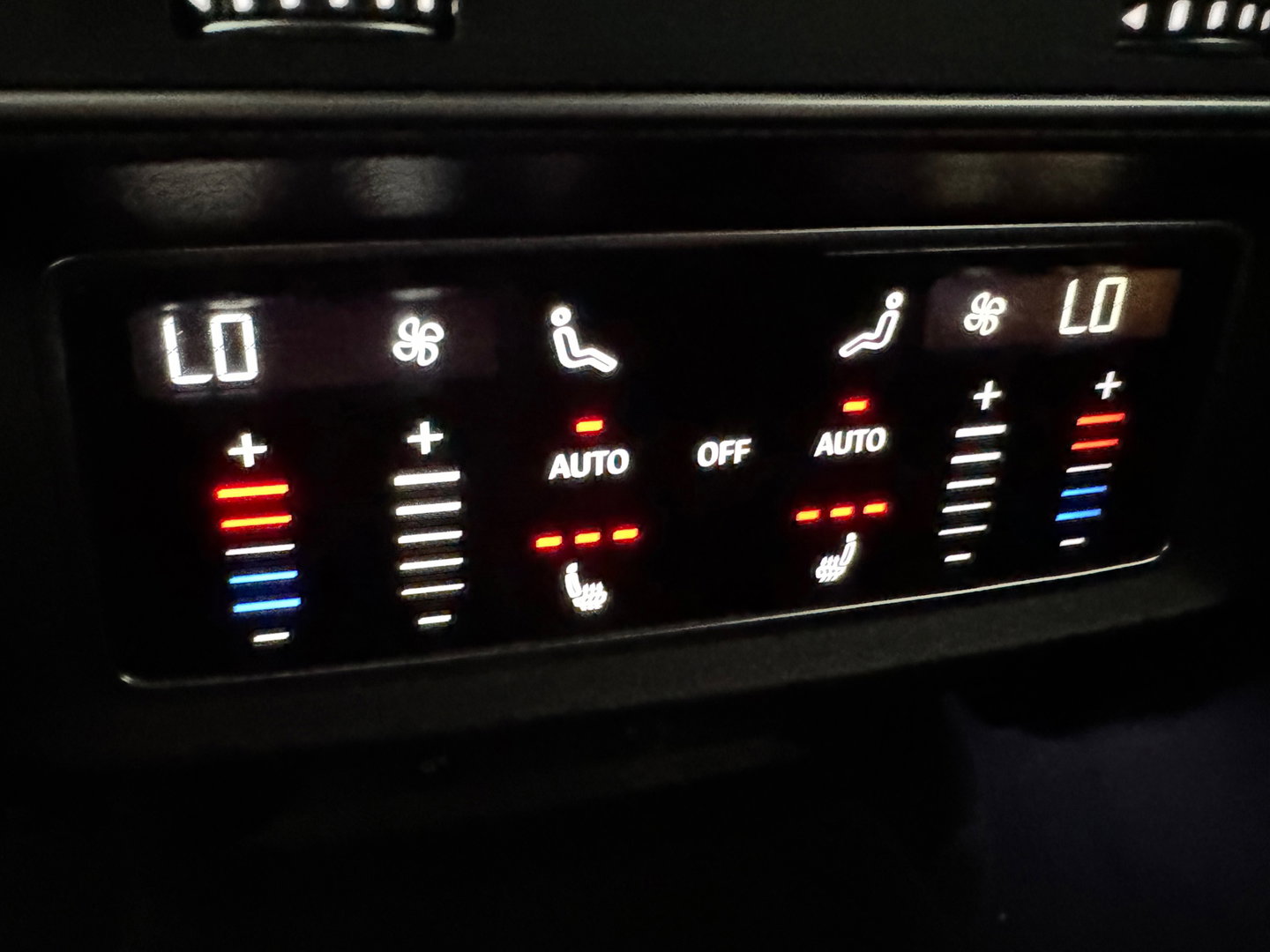 Audi RSQ8 4.0 TFSI quattro Pano|Ceramic|HuD|B&O|Trekh|Massage