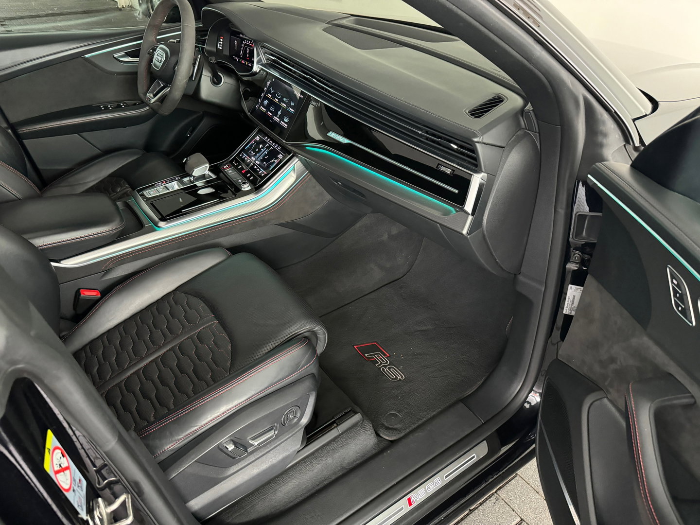 Audi RSQ8 4.0 TFSI quattro Pano|Ceramic|HuD|B&O|Trekh|Massage