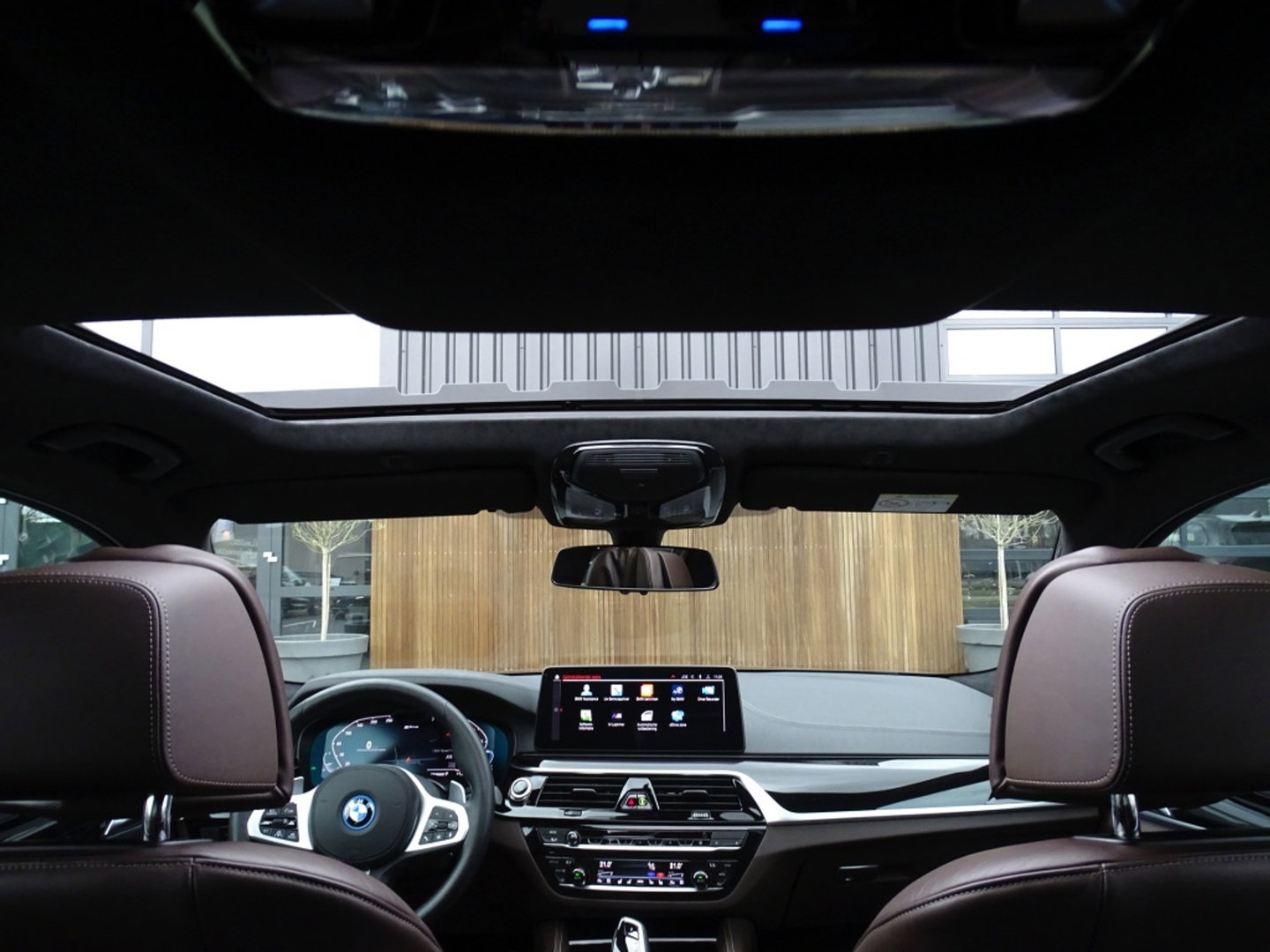 BMW 5 Serie 530e 292PK M-Sport / M- Individual / alcantara / 360° / Laser