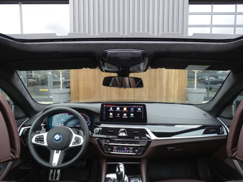 BMW 5 Serie 530e 292PK M-Sport / M- Individual / alcantara / 360° / Laser