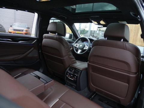 BMW 5 Serie 530e 292PK M-Sport / M- Individual / alcantara / 360° / Laser