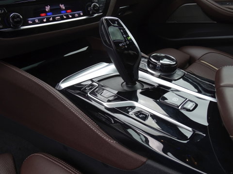 BMW 5 Serie 530e 292PK M-Sport / M- Individual / alcantara / 360° / Laser