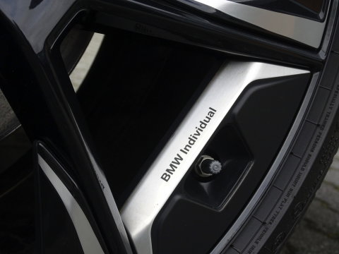 BMW 5 Serie 530e 292PK M-Sport / M- Individual / alcantara / 360° / Laser