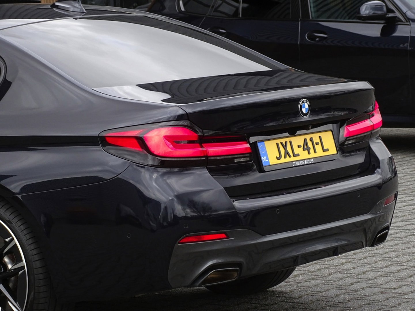 BMW 5 Serie 530e 292PK M-Sport / M- Individual / alcantara / 360° / Laser