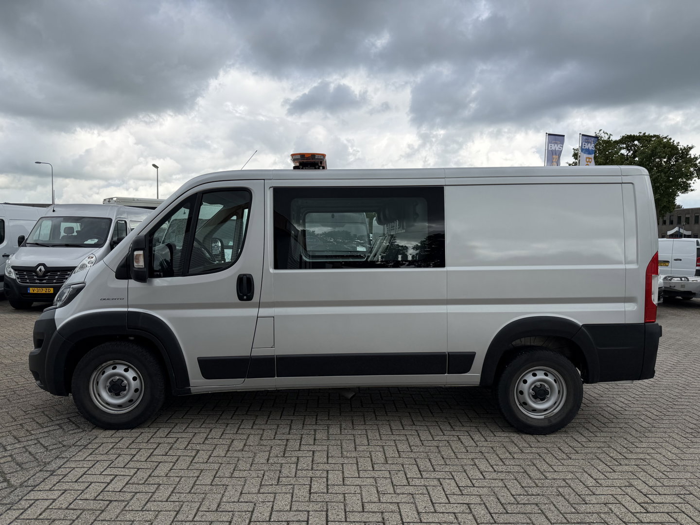 Fiat Ducato Maxi 35H 2.3 MultiJet 140pk L2H1 DC 5 persoons / vaste prijs rijklaar € 20.950 ex btw / cruise en climate control / trekhaak 3000 kg / achteruit rijcamera / euro 6 / bpm vrij