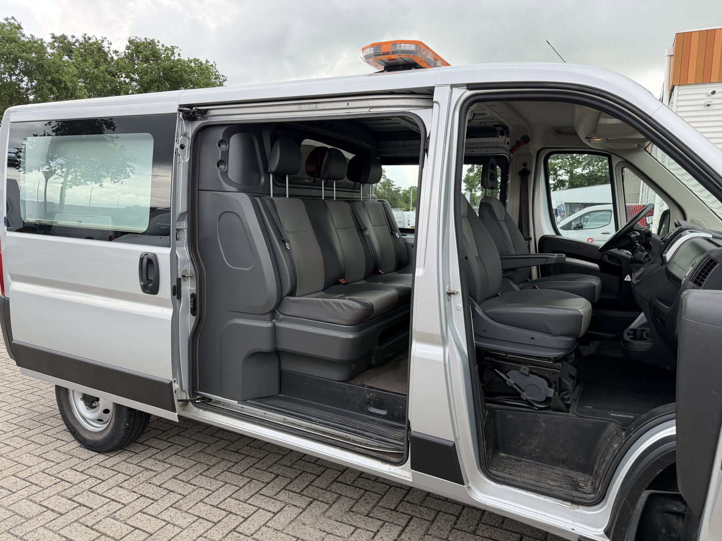 Fiat Ducato Maxi 35H 2.3 MultiJet 140pk L2H1 DC 5 persoons / vaste prijs rijklaar € 20.950 ex btw / cruise en climate control / trekhaak 3000 kg / achteruit rijcamera / euro 6 / bpm vrij