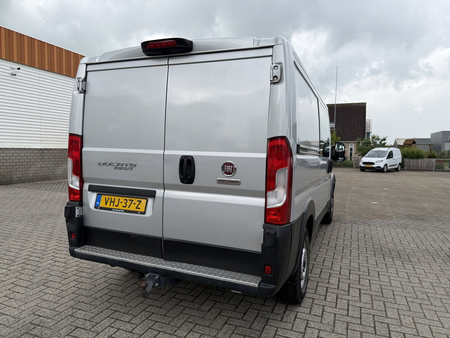 Fiat Ducato Maxi 35H 2.3 MultiJet 140pk L2H1 DC 5 persoons / vaste prijs rijklaar € 20.950 ex btw / cruise en climate control / trekhaak 3000 kg / achteruit rijcamera / euro 6 / bpm vrij