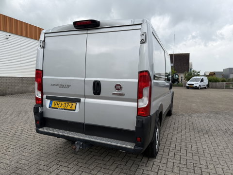 Fiat Ducato Maxi 35H 2.3 MultiJet 140pk L2H1 DC 5 persoons / vaste prijs rijklaar € 20.950 ex btw / cruise en climate control / trekhaak 3000 kg / achteruit rijcamera / euro 6 / bpm vrij