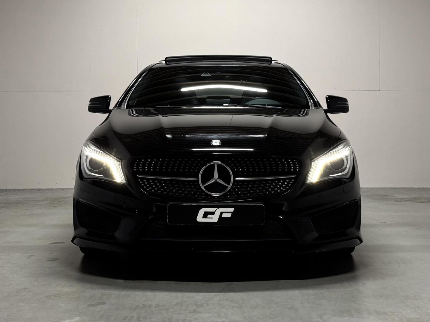 Mercedes-Benz CLA Shooting Brake 250 4MATIC Pano H/K ACC