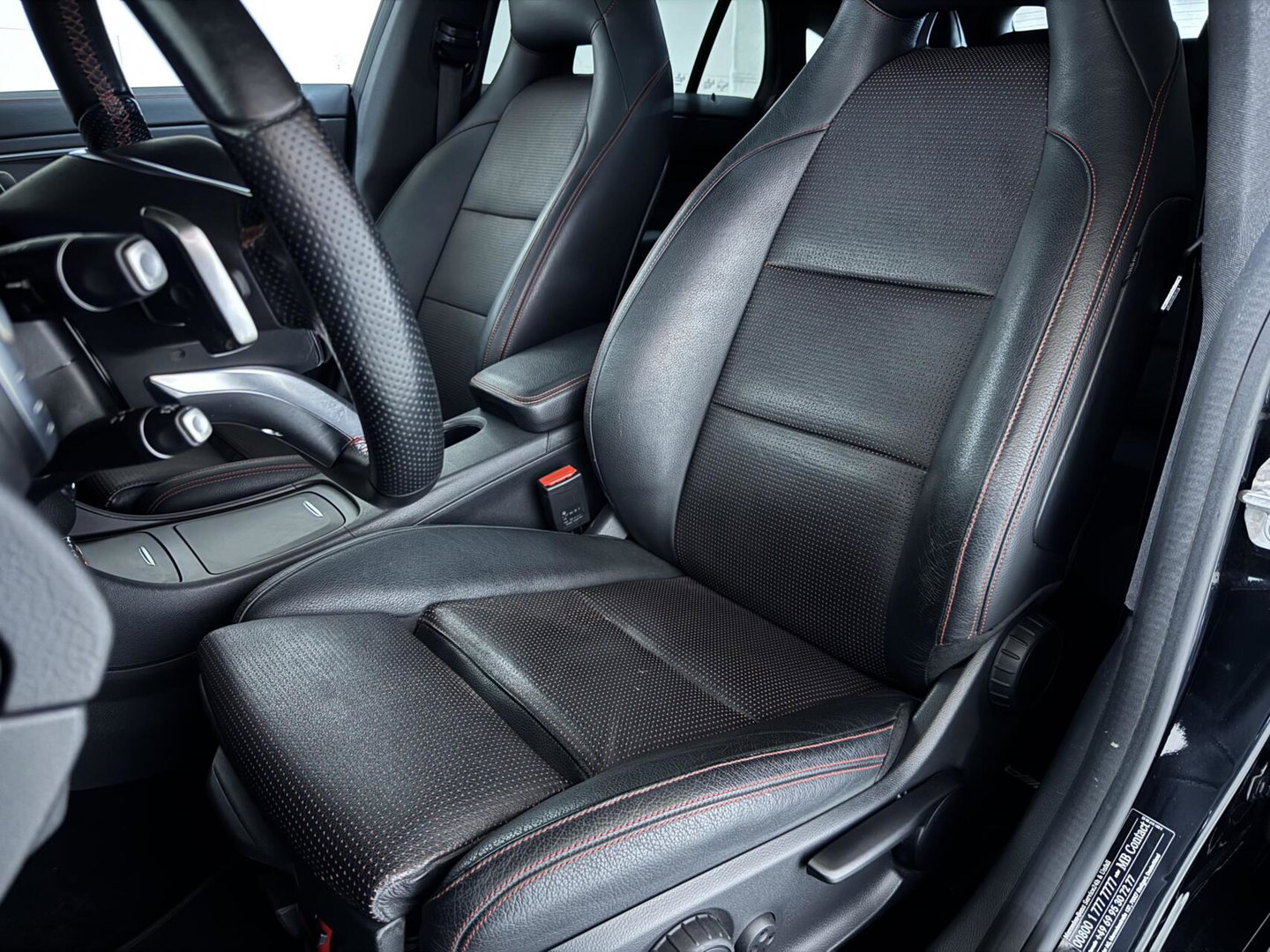 Mercedes-Benz CLA Shooting Brake 250 4MATIC Pano H/K ACC