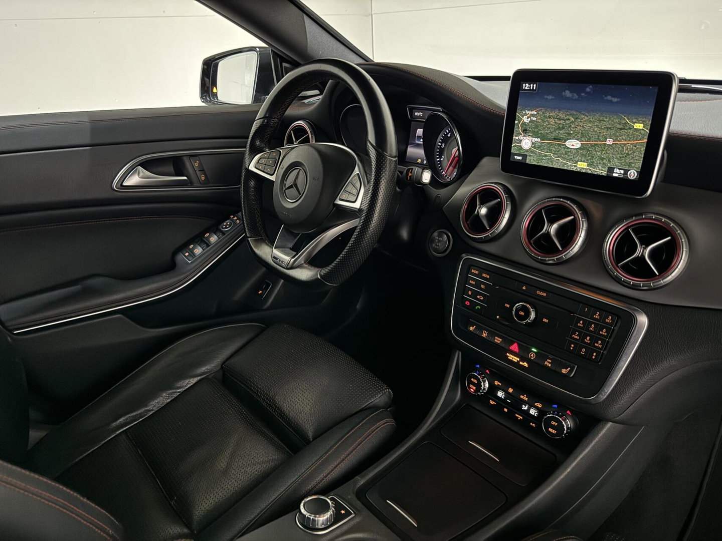 Mercedes-Benz CLA Shooting Brake 250 4MATIC Pano H/K ACC